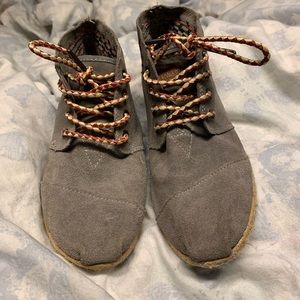 TOMS Shoes